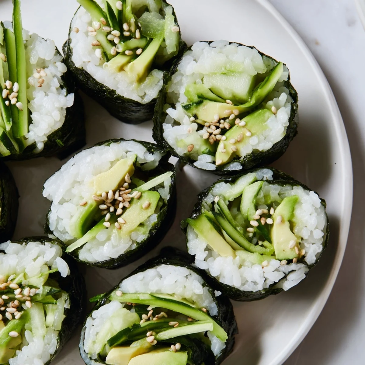 Avocado Gurke Veggie Rolls