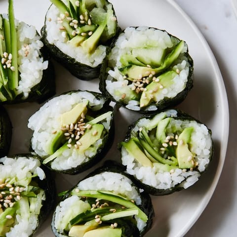 Avocado Gurke Veggie Rolls
